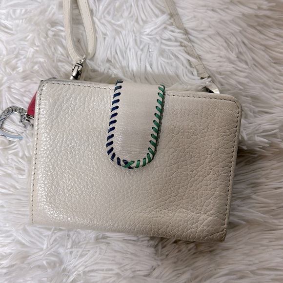 BRIGHTON CROSSBODY LEATHER WALLET W/ STRAP WHITE W/ BLUE RED YELLOW RIBBONS - Picture 3 of 14